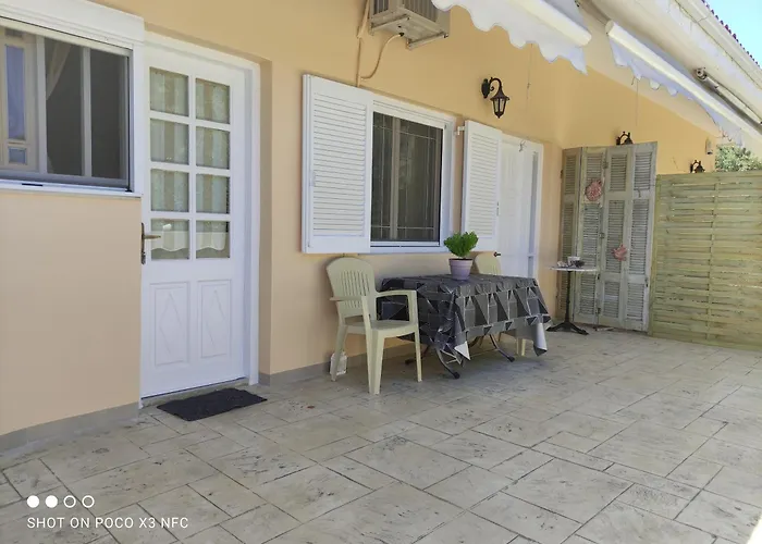 아파트 Manousos Lefkáda